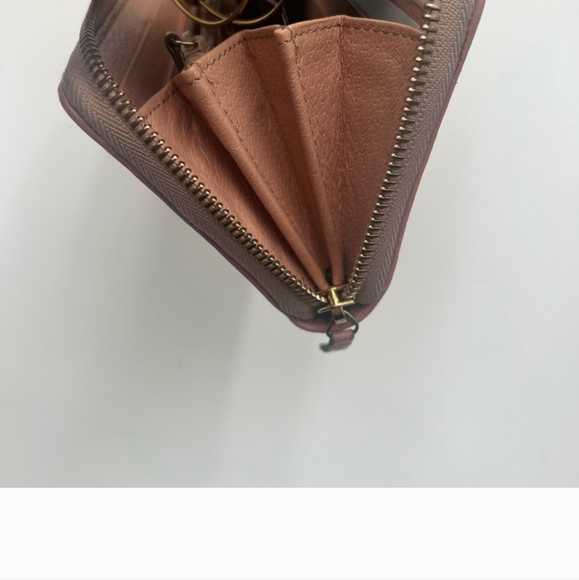 Gucci  NWOT 🩷 Pink Canvas Zip-Around Wallet - Picture 7 of 7